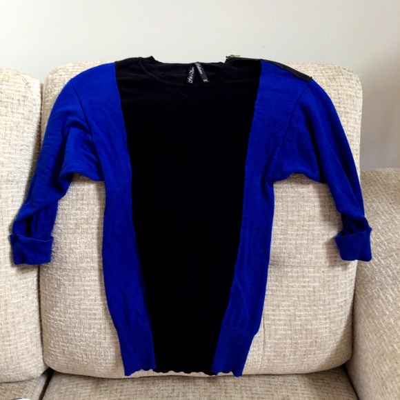 Sweater - Picture 1 of 4